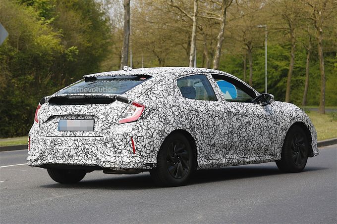 Первое шпионское фото салона хэтчбека Honda Civic